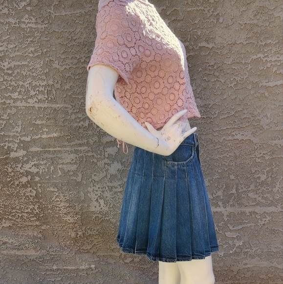 Burberry jean skirt - Picture 2 of 8